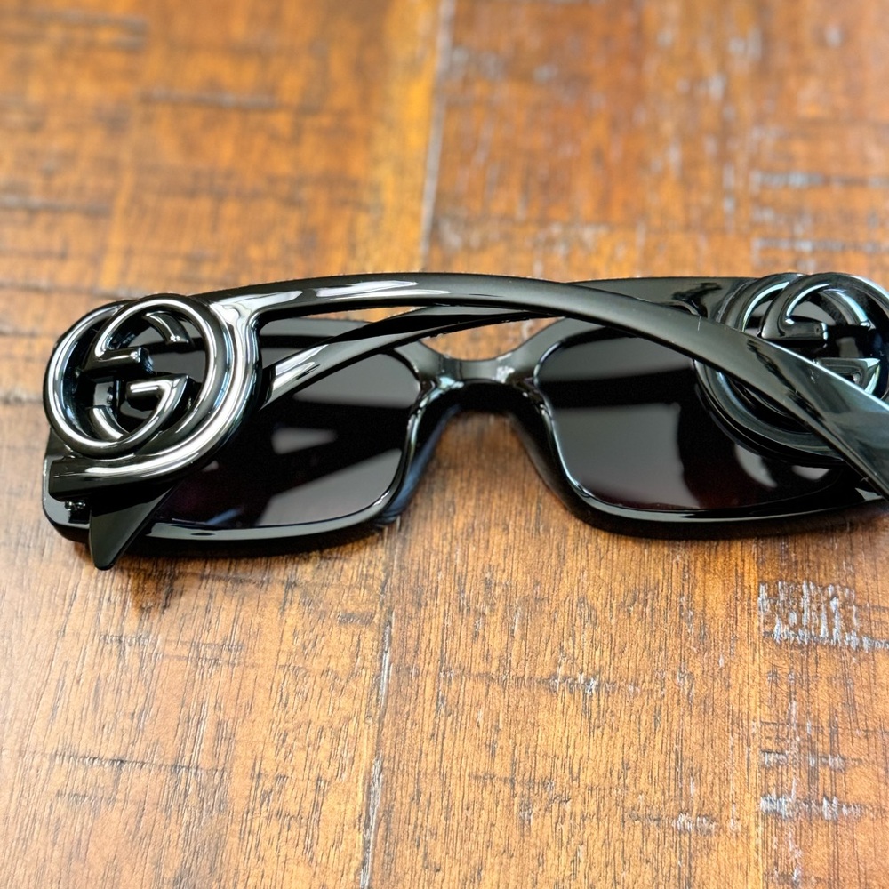 GUCCI Black Sunglass - Picture 4 of 9